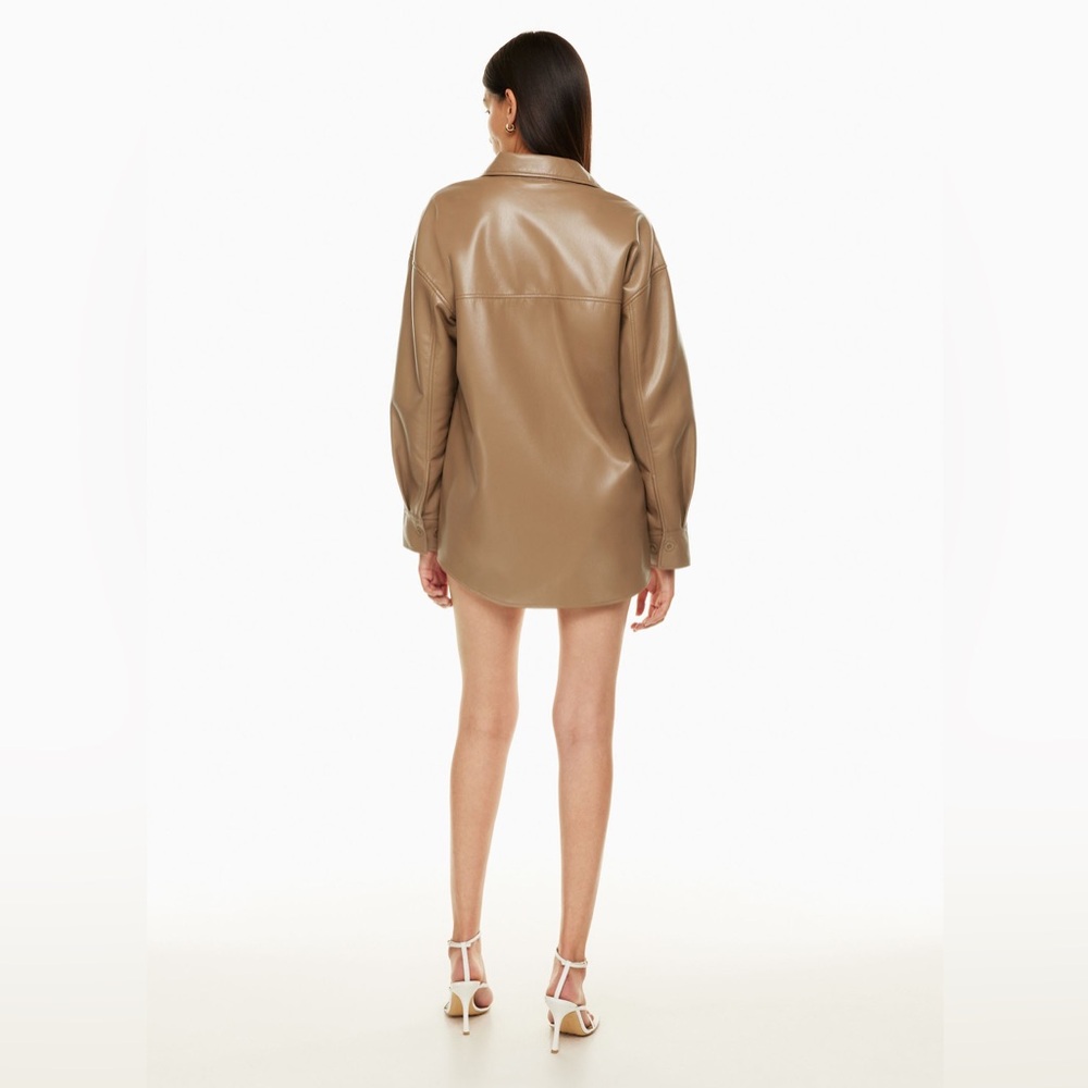 Babaton Pelli Shirt Jacket
Relaxed UnReal Leather shacket XL Tan Aritzia - Picture 10 of 16